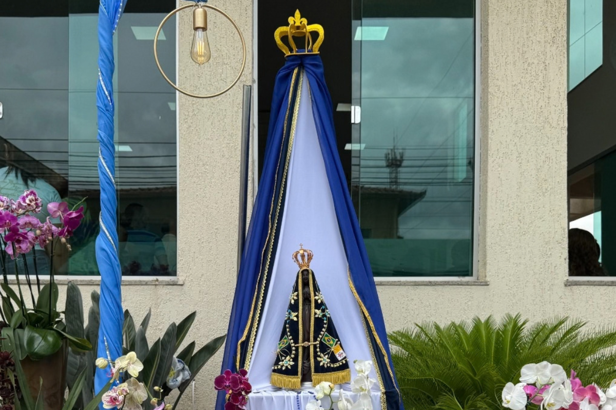 Festejos se encerram com a tradicional carreata que leva a santa por ruas da região