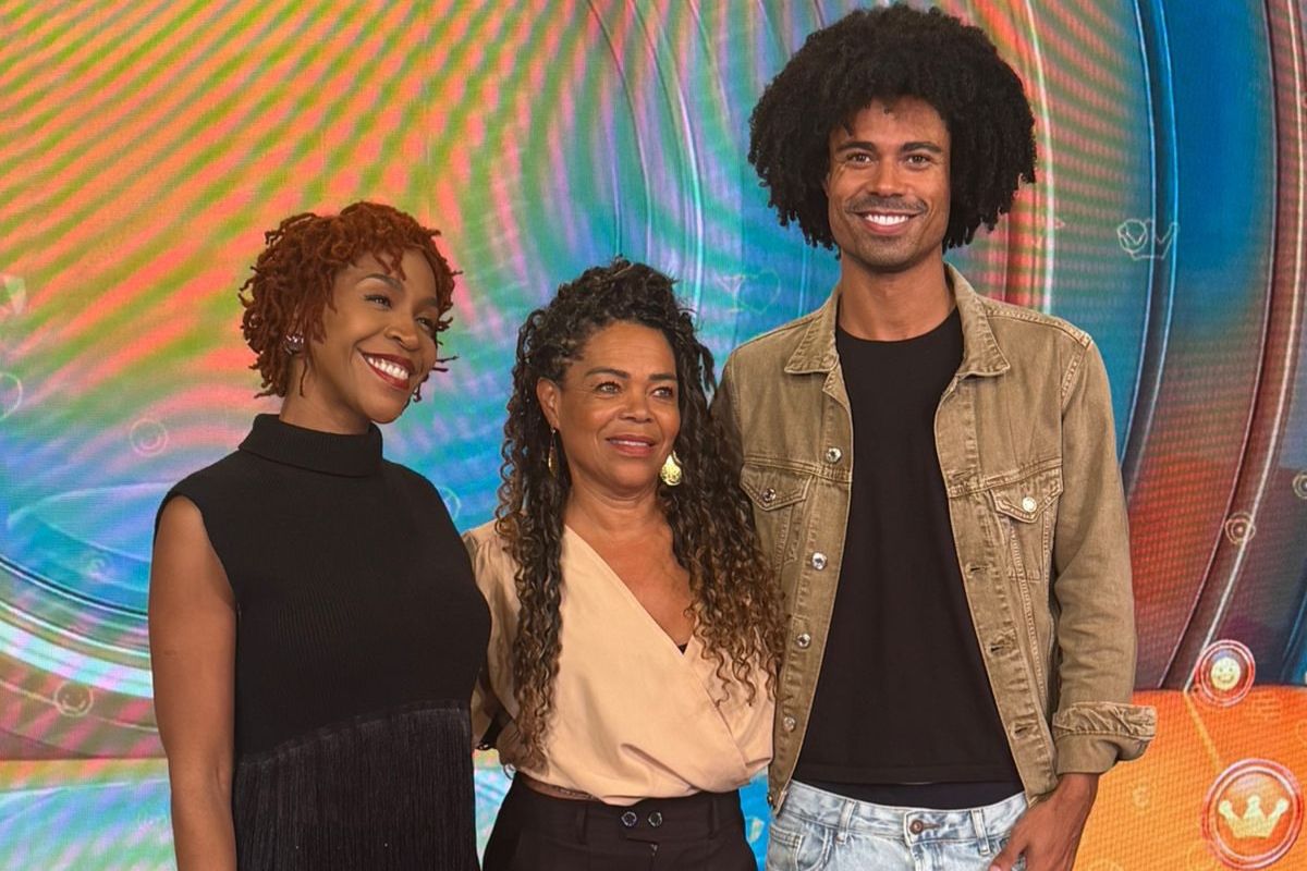 Betinense tem cumprido muitos compromissos, como a entrevista dada à ex-BBB Karol Conká, acompanhado da mãe dele, Joelma Corá