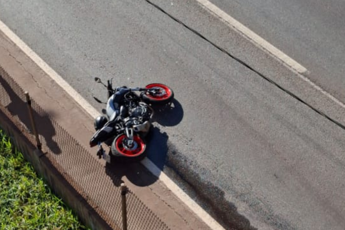 Condutor da moto foi socorrido para a UPA Norte
