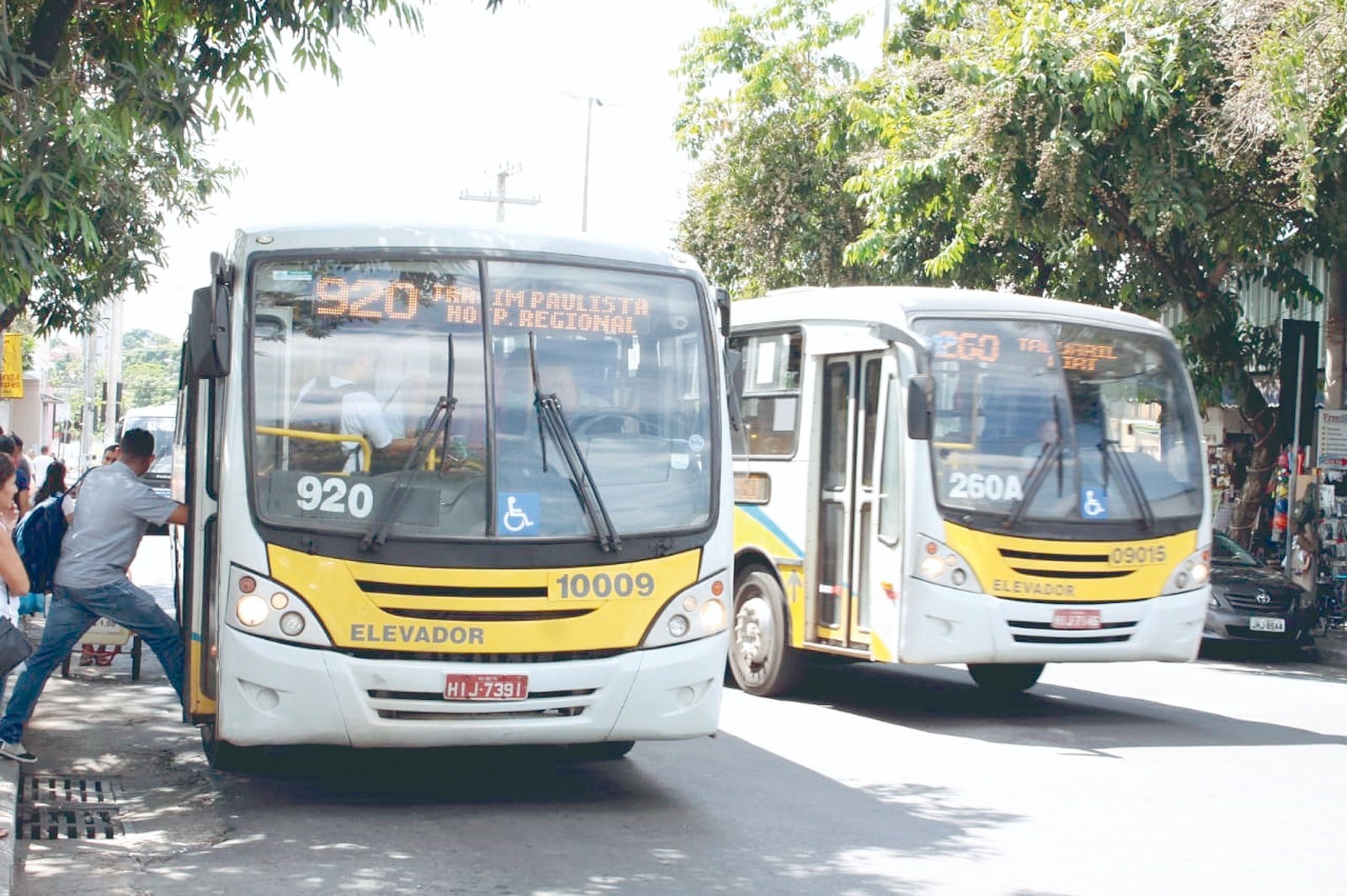  As linhas de ônibus que operam aos domingos seguirão a tabela de horários de sábado