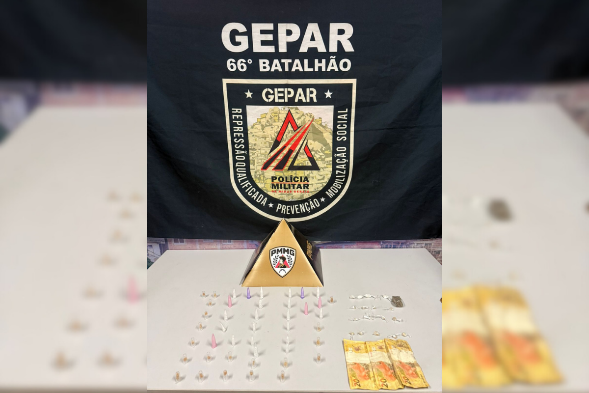 PM apreendeu crack, cocaína e dinheiro no local em que suspeito foi abordado