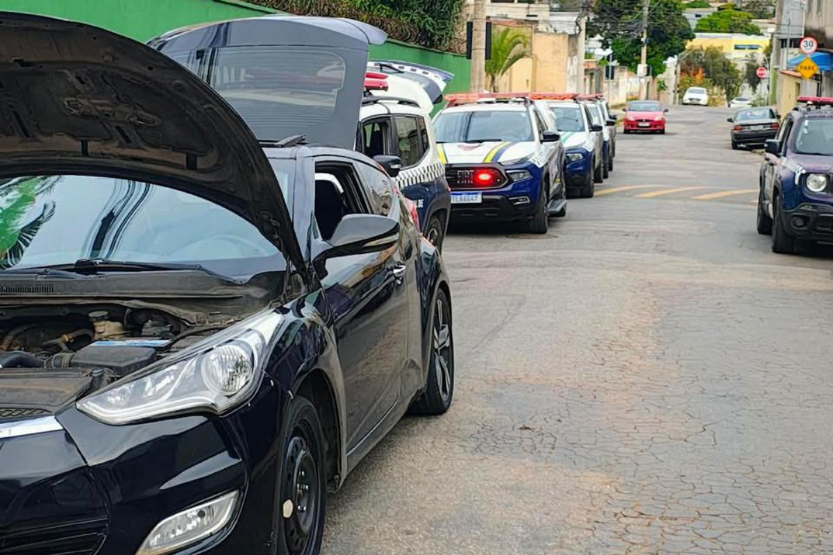 Carro utilizado pelo suspeito na hora da prisão
