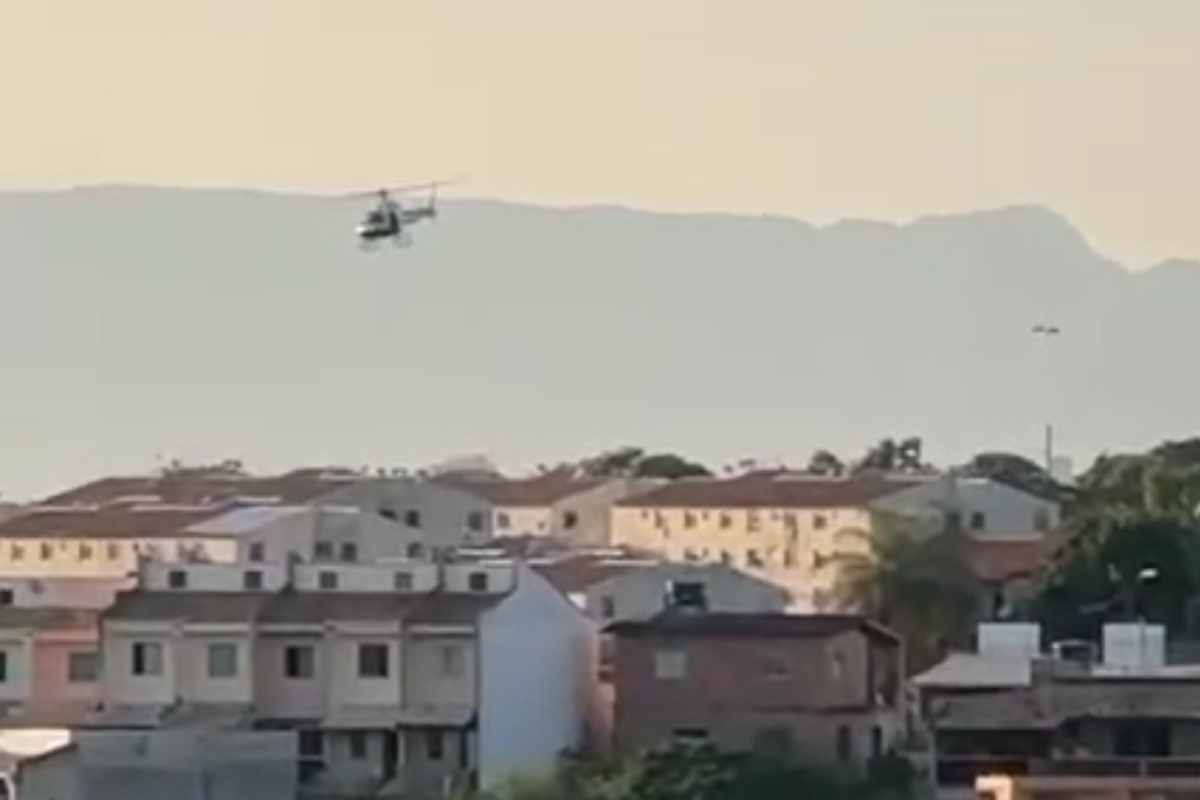 Helicóptero sobrevoou o condomínio Palmeiras 1