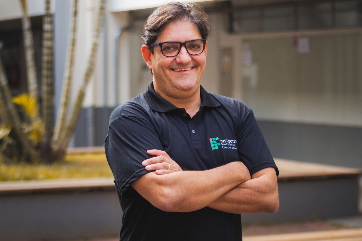 Wagner Monte Raso Braga incentiva estudantes a participarem de olimpíadas científicas, atividades que foram valorizadas pelo comitê acadêmico da olimpíada