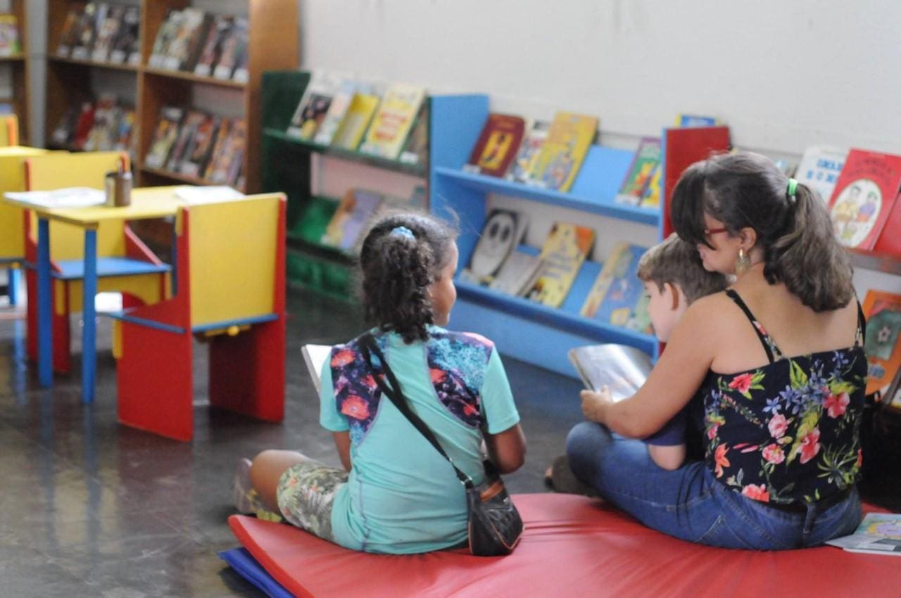 Amantes da leitura poderão ganhar novos livros e ainda participar de contações de histórias com os próprios frequentadores do espaço