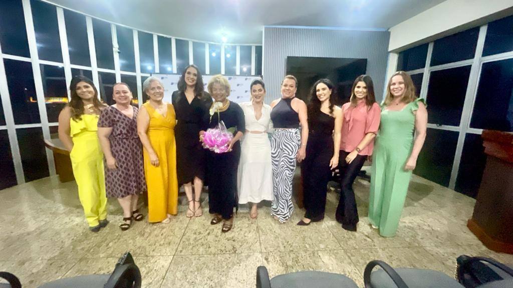 Grupo nomeado fez homenagem a Ester Sanches Naek, brasileira radicada nos Estados Unidos especialista em filantropia internacional, desenvolvimento econômico e empoderamento feminino e racial