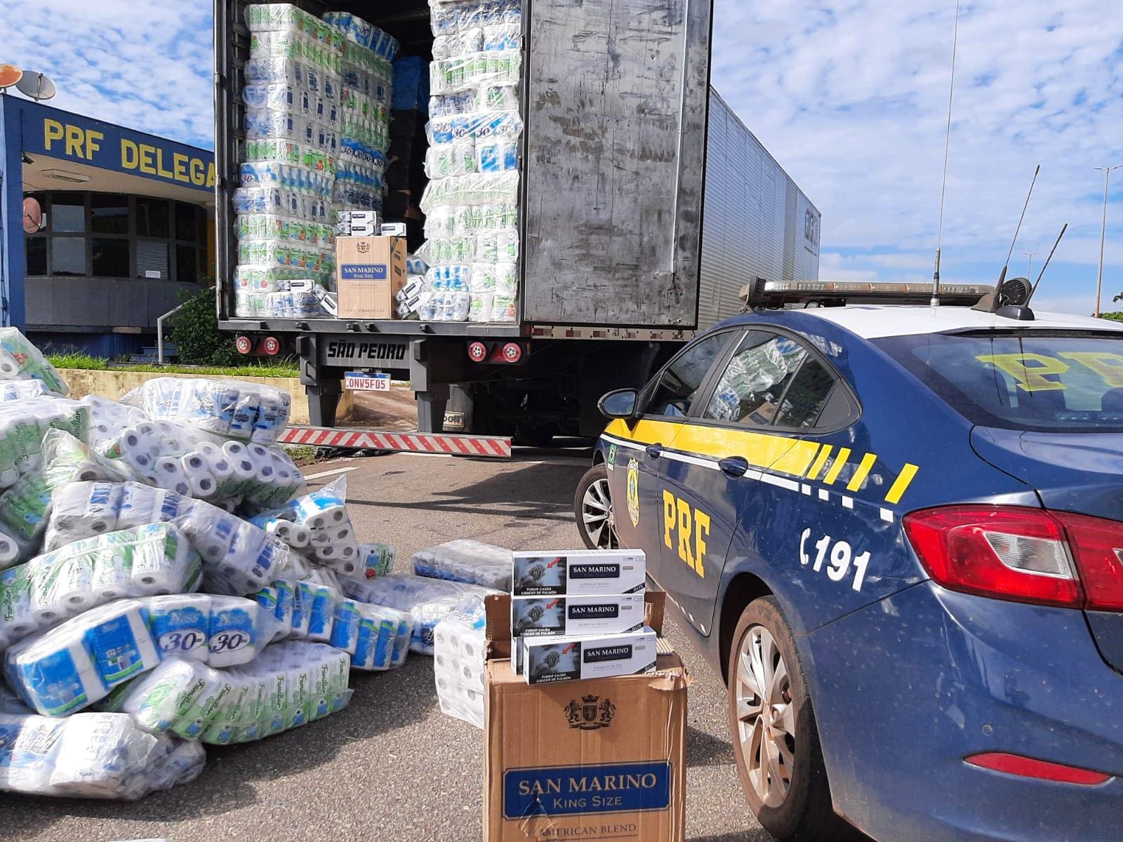 Carga estava escondida atrás de pacotes de papel higiênico.