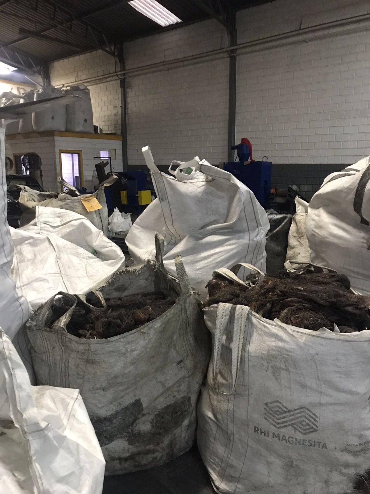 Cobre foi encontrado em fios e já processado para venda