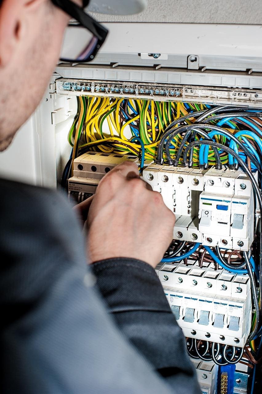 Entre as vagas disponibilizadas no processo seletivo está uma para eletricista industrial