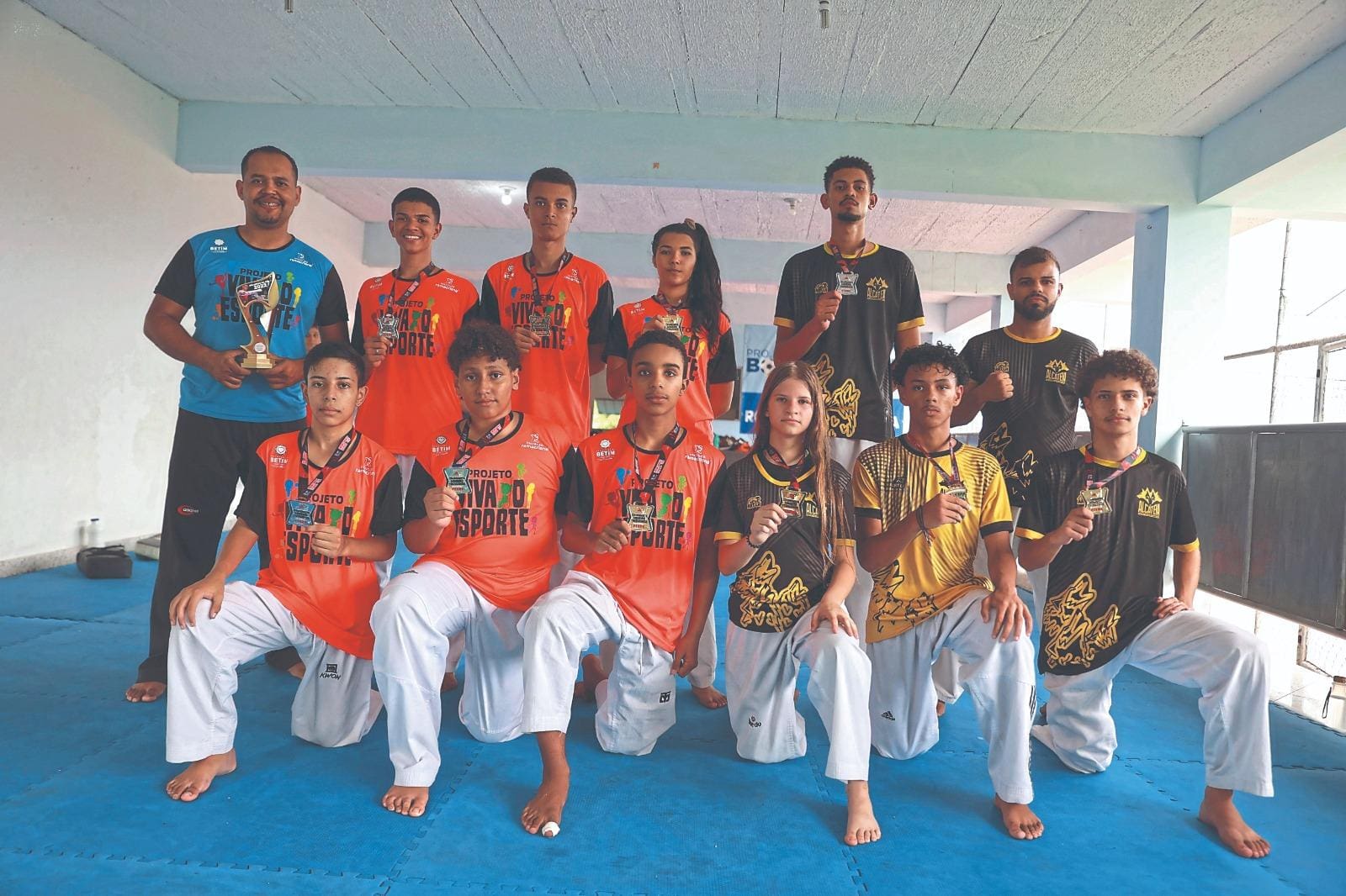 Esportistas são do Programa Viva o Esporte/ Ramacrisna, da prefeitura de Betim; e da academia Alcateia de Artes Marciais, no bairro Angola