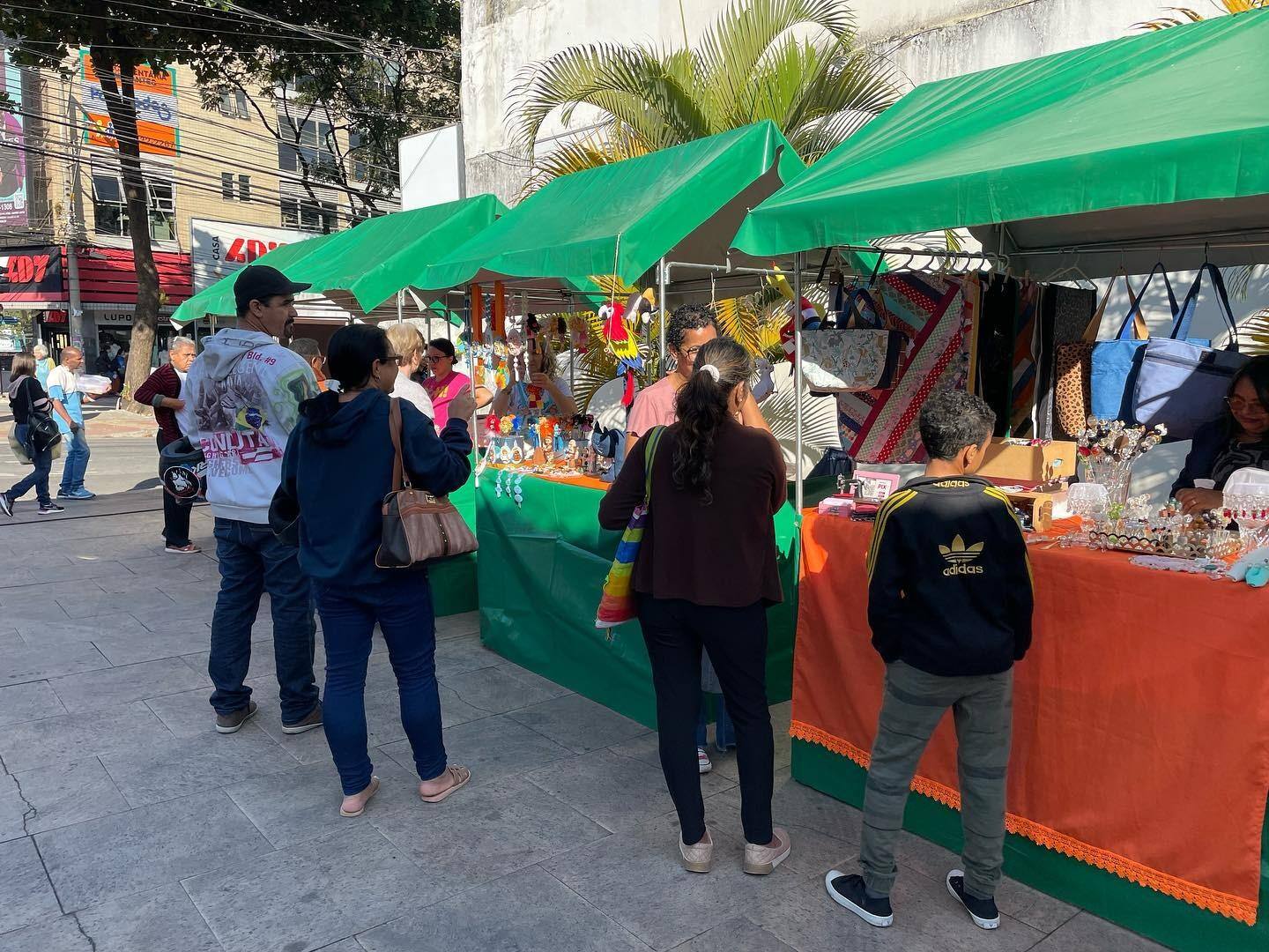 Iniciativa estimula a exposição e a venda de produtos produzidos pelos artesãos da cidade