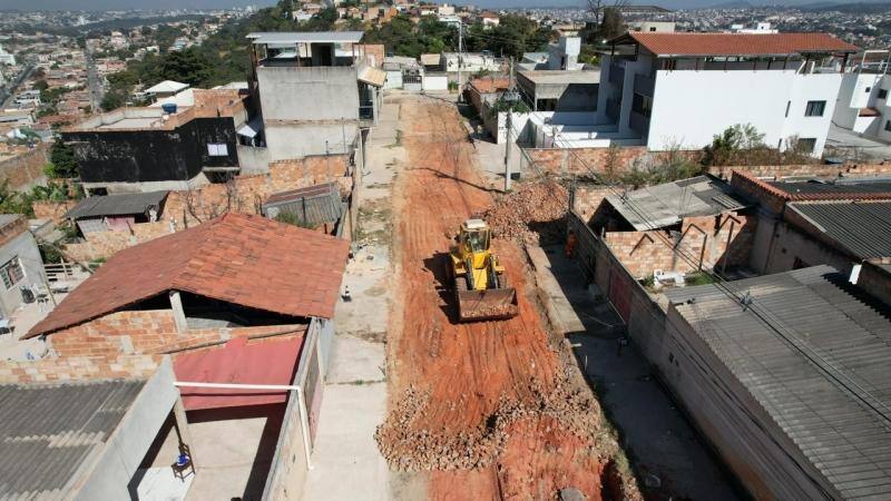 Intervenções devem ser concluídas em 120 dias e envolvem etapas como a construção de rede de drenagem pluvial, o rebaixamento do solo e a substituição de antigos calçamentos