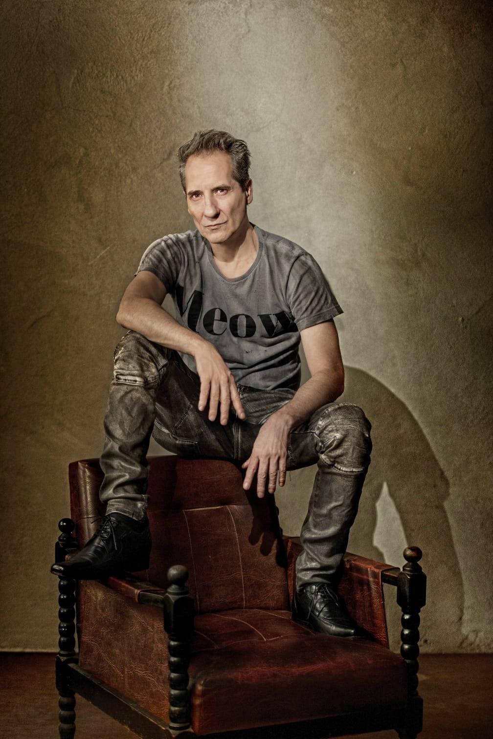 Kiko é compositor de “Primeiros Erros”, primeiro single que estourou nas rádios e se tornou um grande sucesso da banda Capital Inicial