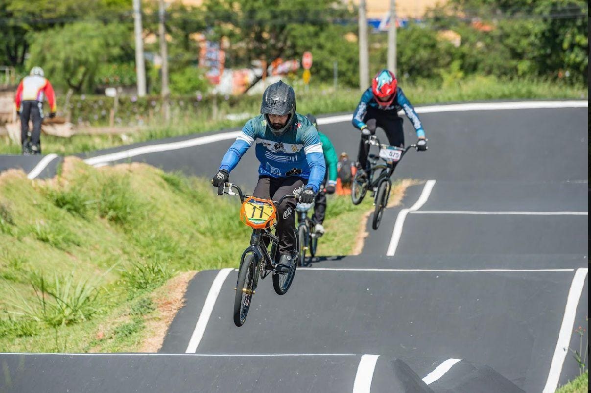 Luiz Felipe, piloto da categoria Elite Man, é um dos atletas de destaque de Betim que irá participar 1ª etapa do Campeonato Mineiro de Bicicross/BMX.