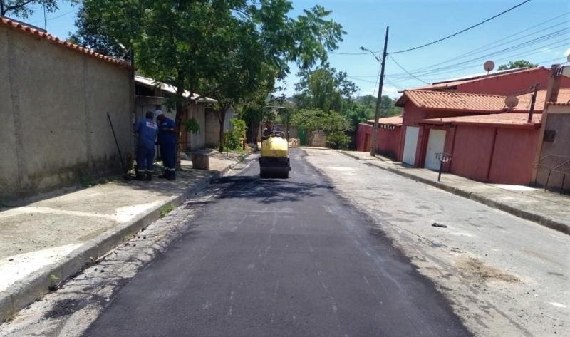 Medida busca corrigir, de maneira rápida, eventuais danos no asfalto provocados por diversos fatores, como tráfego intenso de veículos pesados, infiltrações, obras de reparação das redes de drenagem e pelas fortes chuvas