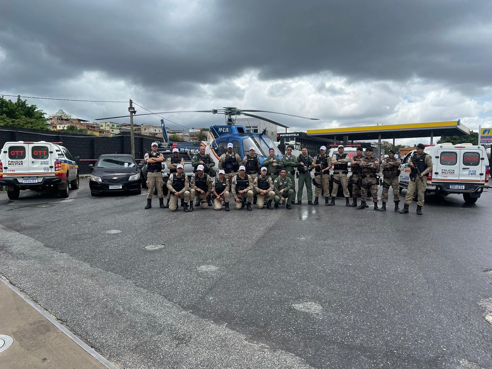 Militares do Batalhão de Trânsito de BH e do helicóptero da PM participaram da ação