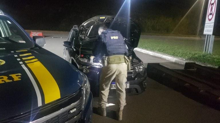 Motorista e veículo foram levado para a delegacia de Polícia Judiciária da cidade, segundo a PRF