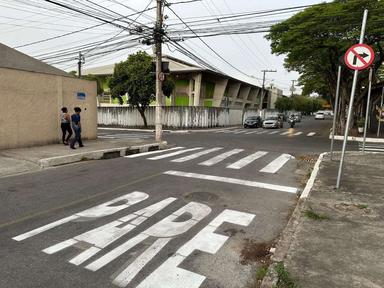 Mudanças visam melhorar o fluxo de veículos e evitar infrações de trânsito, segundo a prefeitura