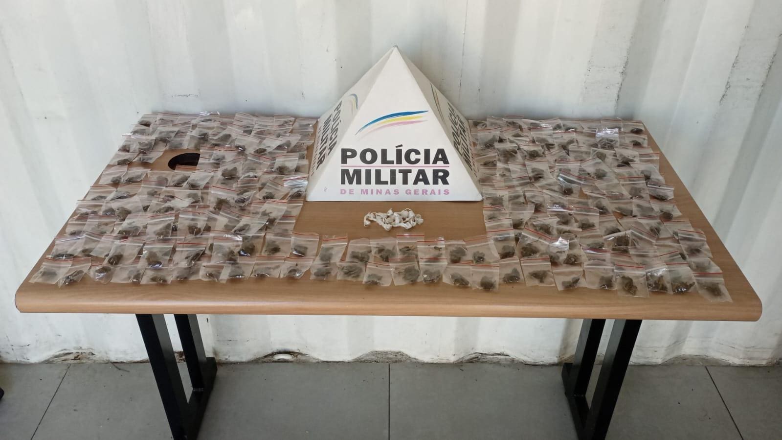 Mulher foi encaminhada para a Delegacia da Polícia Civil de Betim, bem como o material apreendido