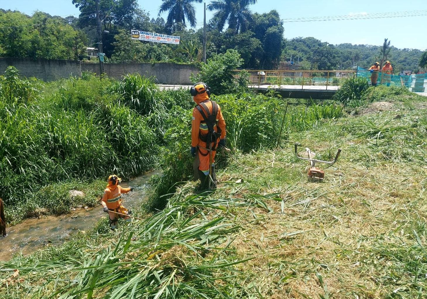 Nesta semana, o trabalho foi realizado na avenida Guandu, no Bandeirinhas