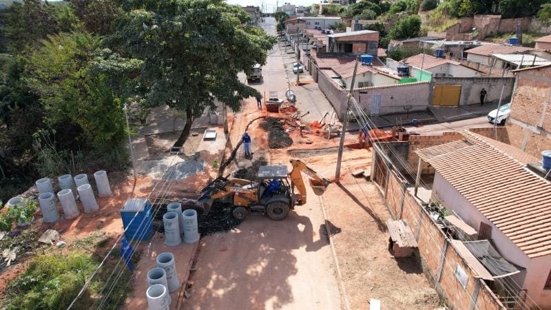 Obras no Itacolomi.