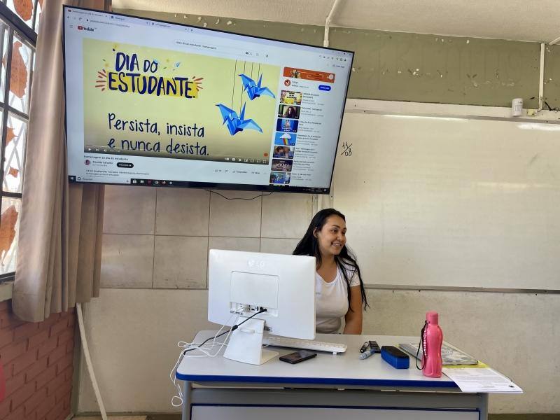 Televisores possuem aplicativos e sistema inteligente que acessa a internet