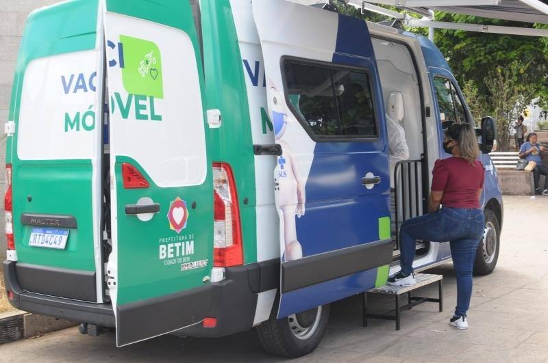 Vacimóvel disponibiliza vacinas contra a influenza, a meningite e a Covid-19 para a população em geral a partir de 12 anos