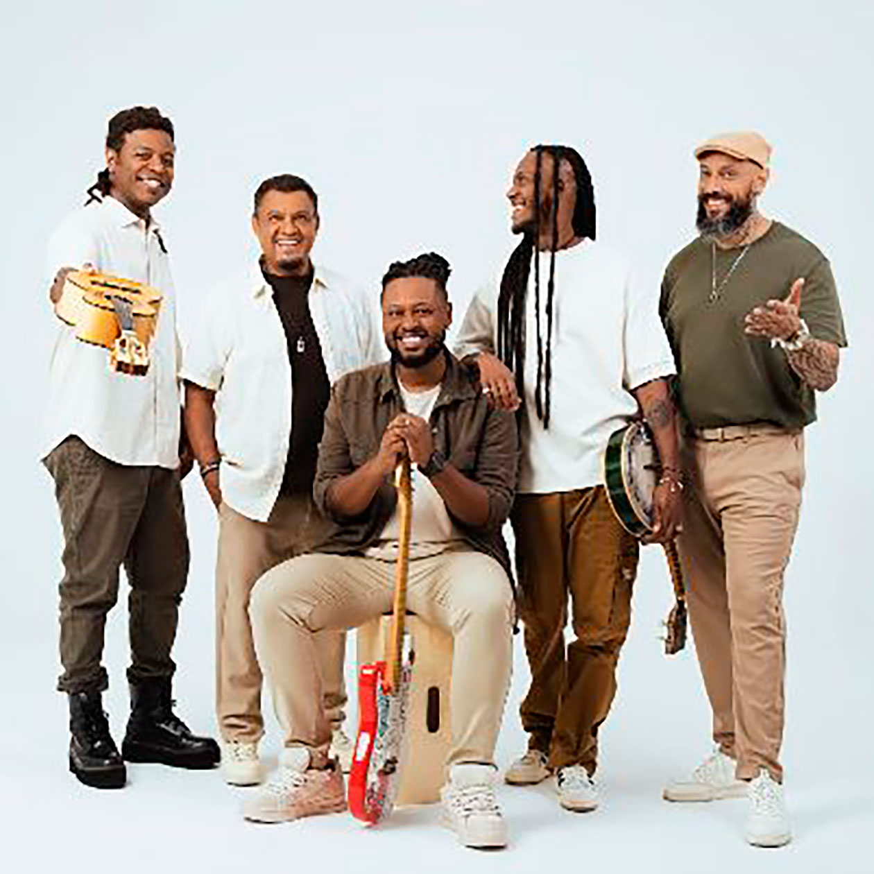 No sábado (24), Lucas Barbosa e o grupo Sambô animam o público. Já no último dia, a festa segue com os blocos Cueca do Avesso e da Calixo