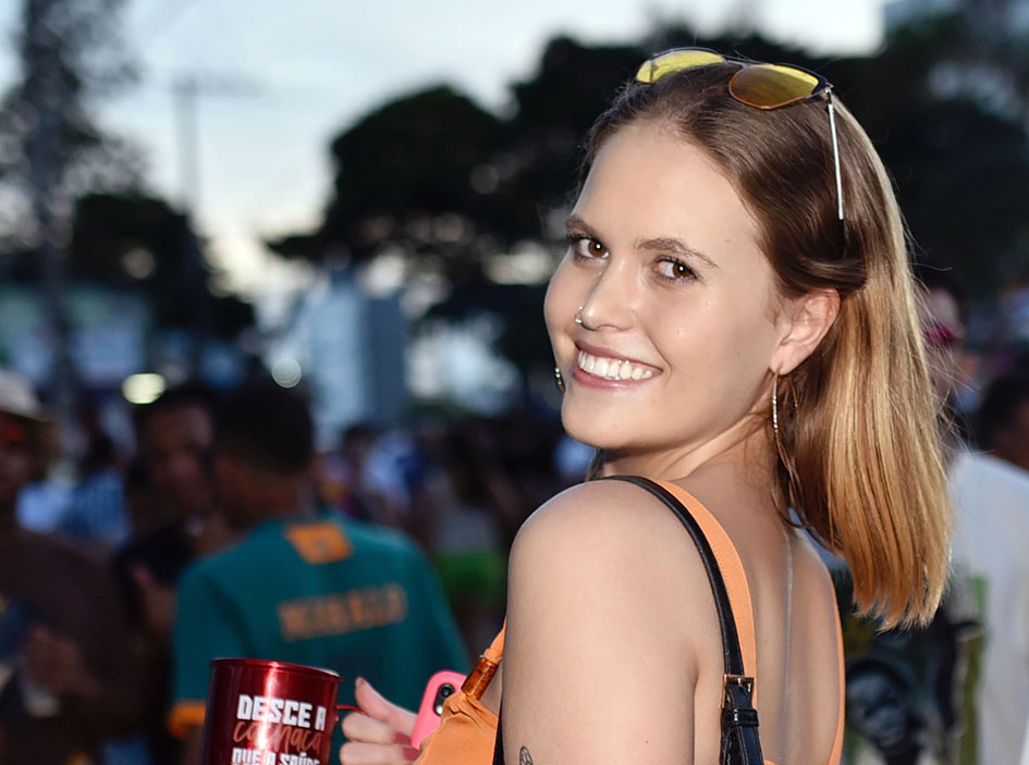 A belíssima estudante de enfermagem Maria Eduarda Alvarenga clicada em recente evento
