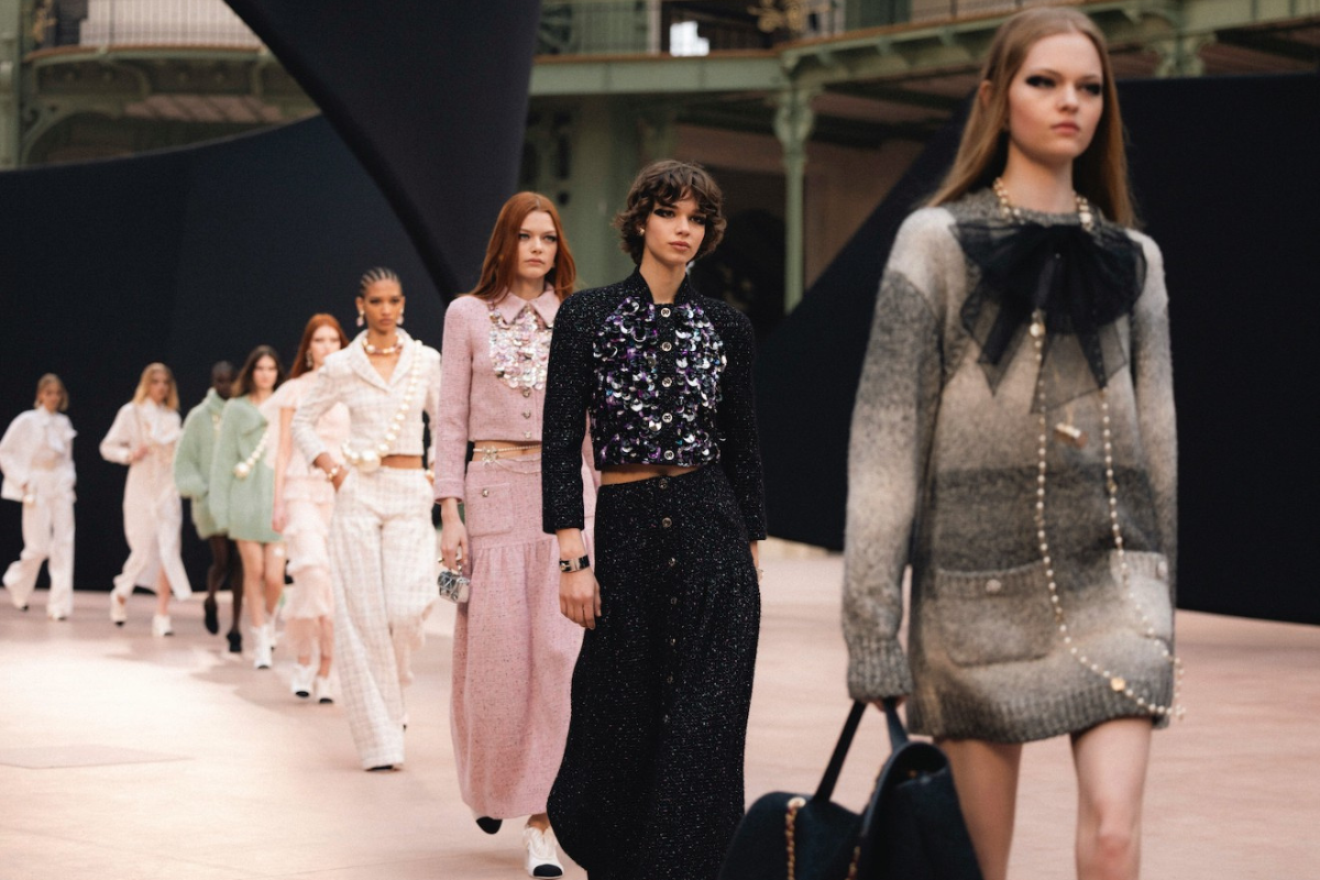 Cenário atual mistura alfaiataria, conforto, cor e personalidade