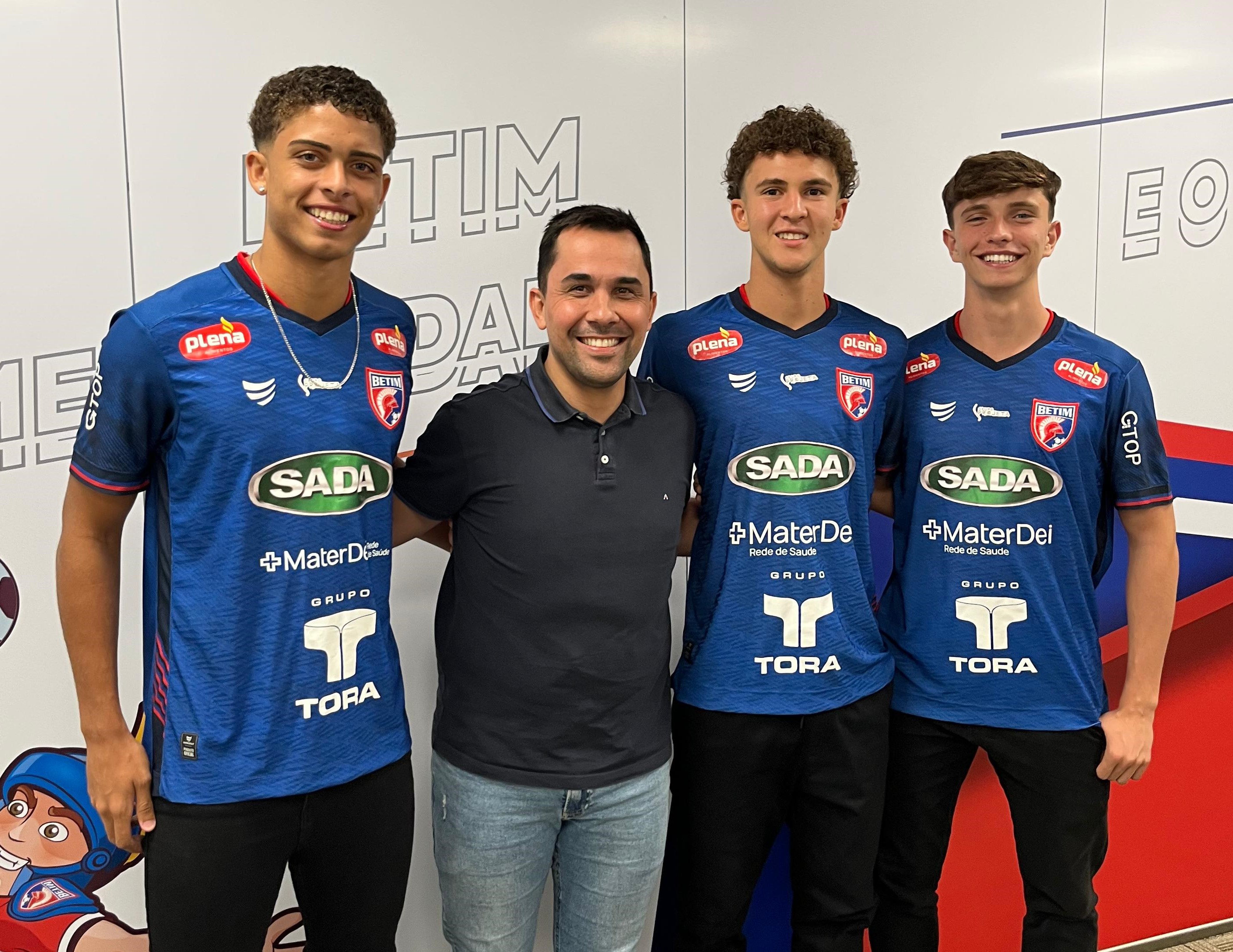 Atletas podem jogar pela categoria de base e pelo time principal