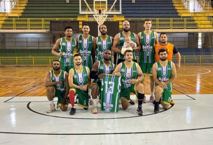 A equipe adulta do Viva o Esporte eliminou o Contagem Towers B na fase