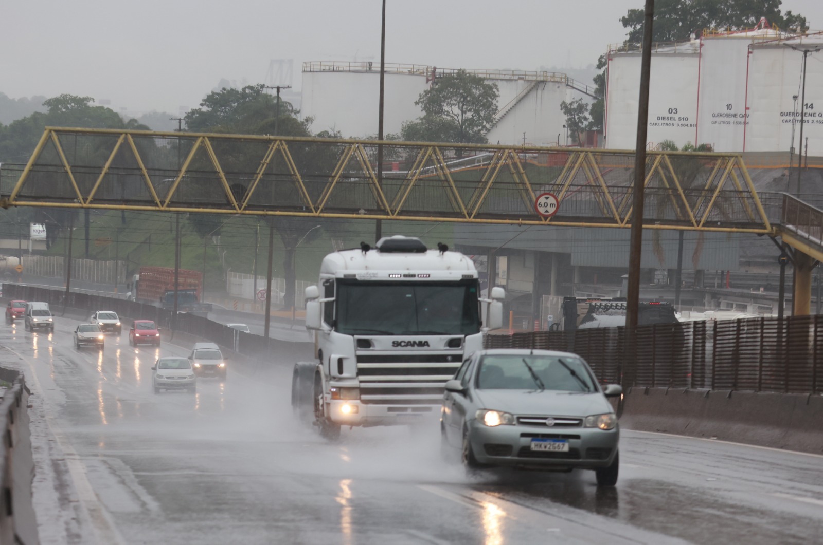 Chuva não deve dar trégua nos próximos dias, segundo o Inmet