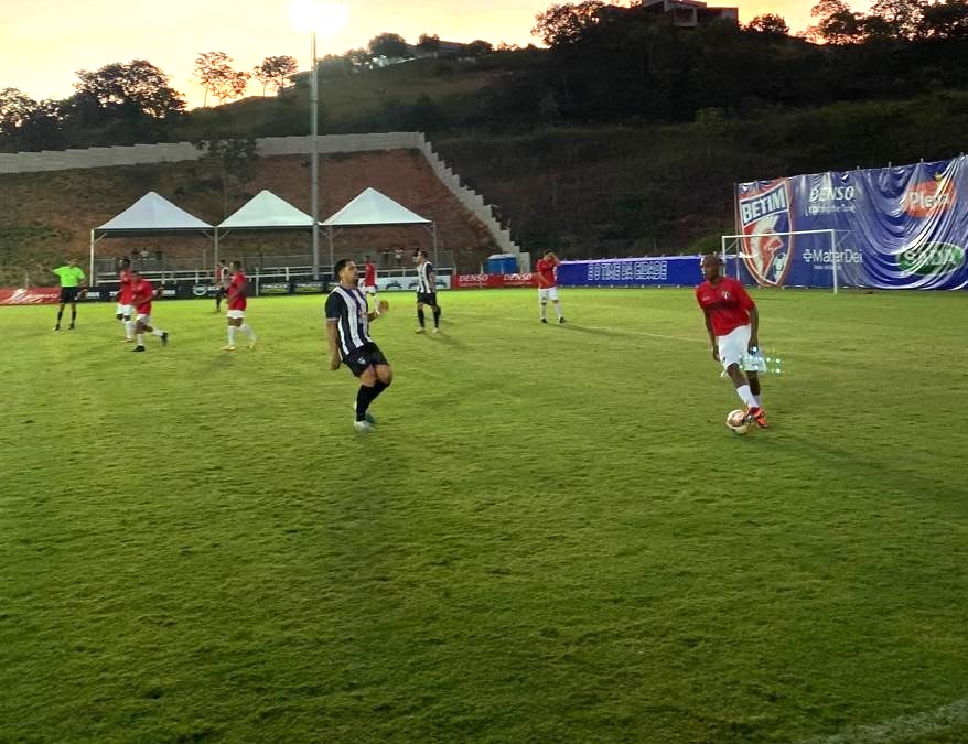 Vera Cruz e Leopoldinense buscam a primeira vitória neste fim de semana