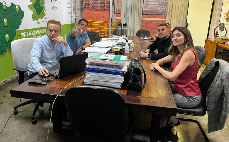 Reunião contou com a presença do ex-secretário de Saúde e de Gabinete Heron Guimarães, atual pré-candidato a prefeito de Betim pelo União Brasil