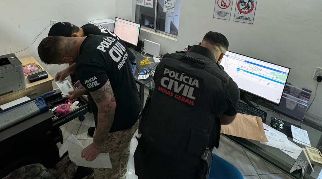 Policiais cumpriram mandados de busca e apreensão na primeira fase da Operação Monopólio