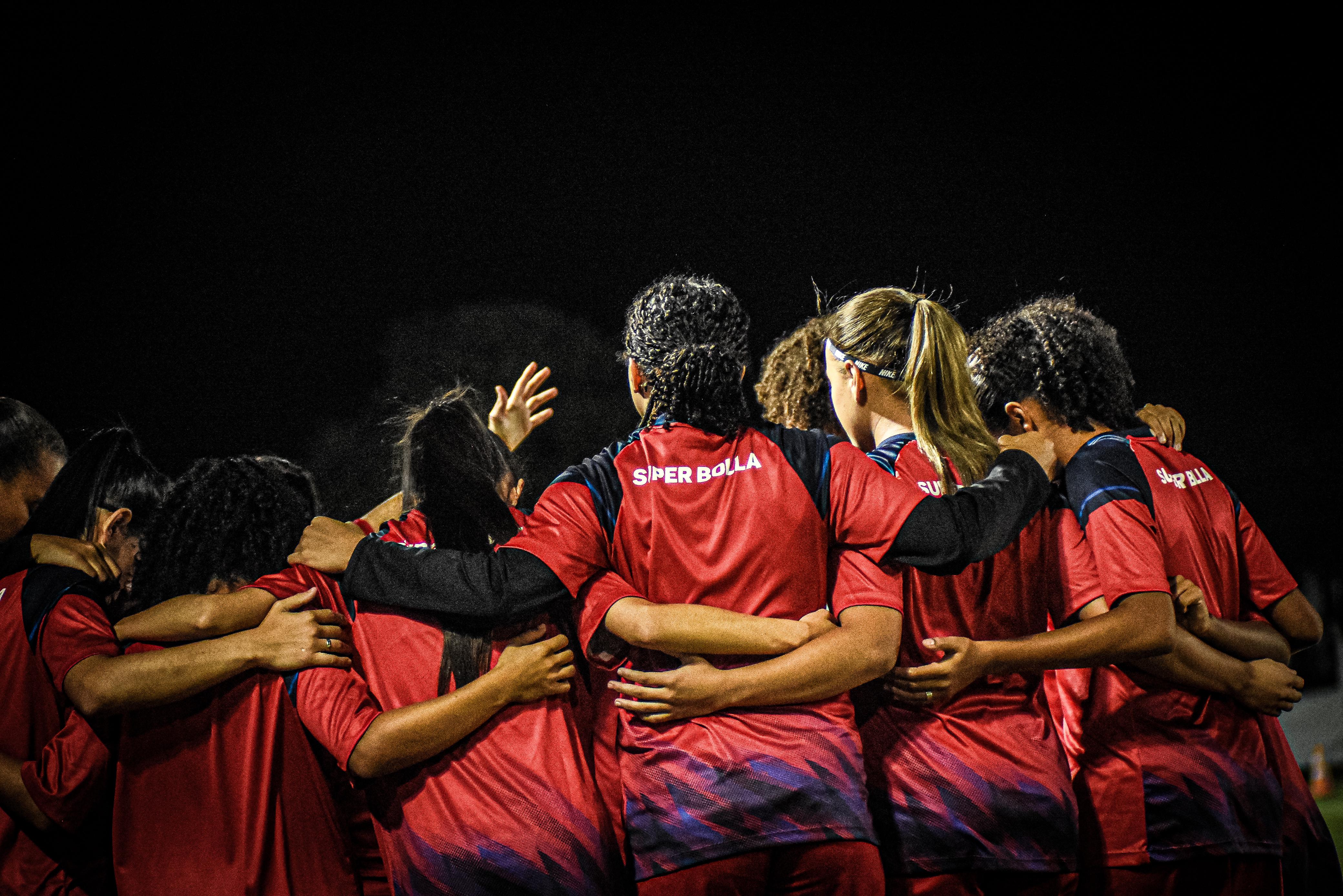 Os trabalhos com o futebol feminino tiveram início em fevereiro deste ano