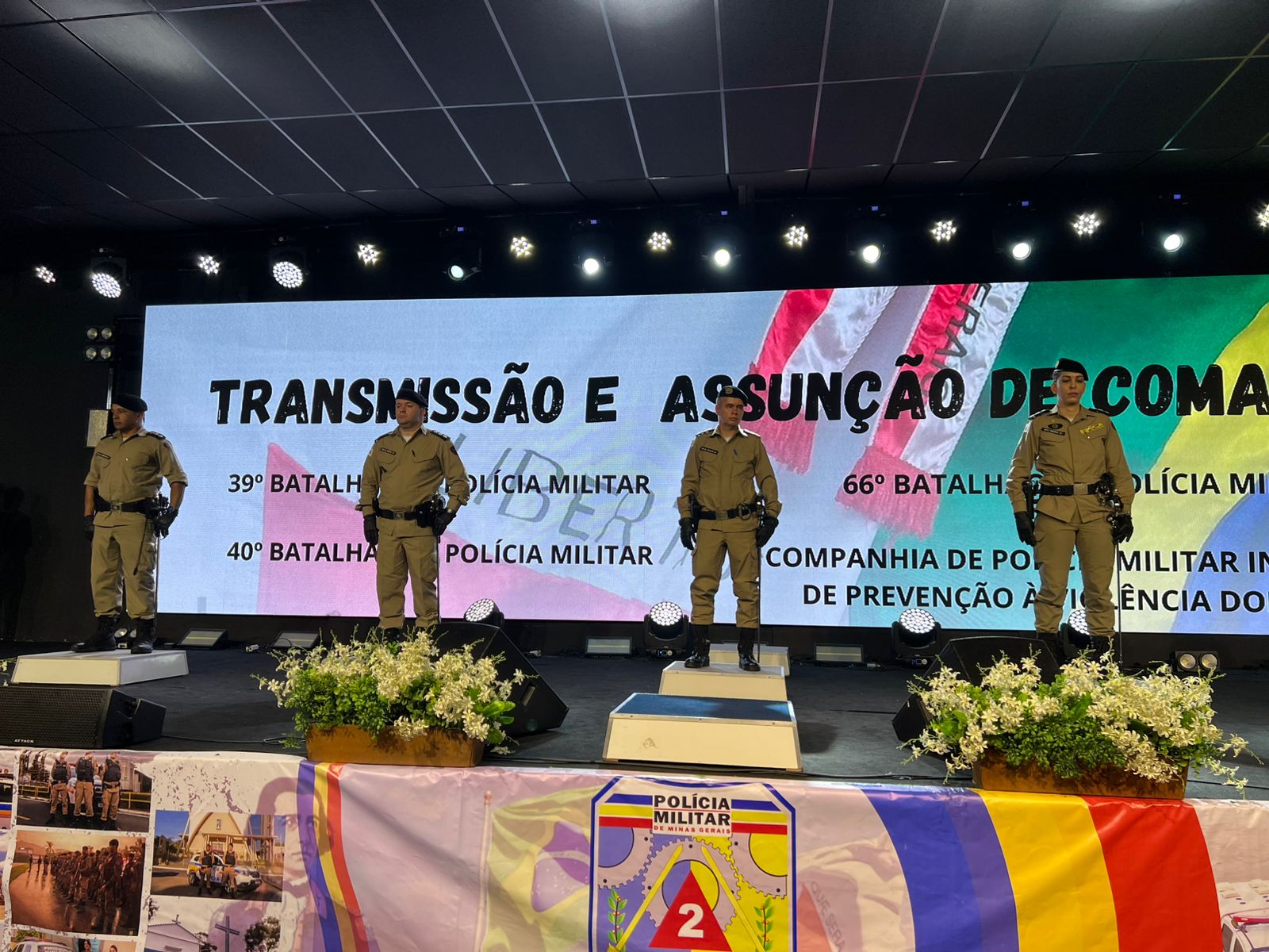 Novos comandantes, na ordem: tenente-coronel Antuer Barbosa Júnior, do 66º BPM; tenente-coronel Allison Vericio de Oliveira, do 39º BPM; tenente-coronel Sócrates Queiroz Caixeta, do 40º BPM; e major Bruna Ortenzio Lopes, da 2ª Companhia Independente de Prevenção à Violência Doméstica