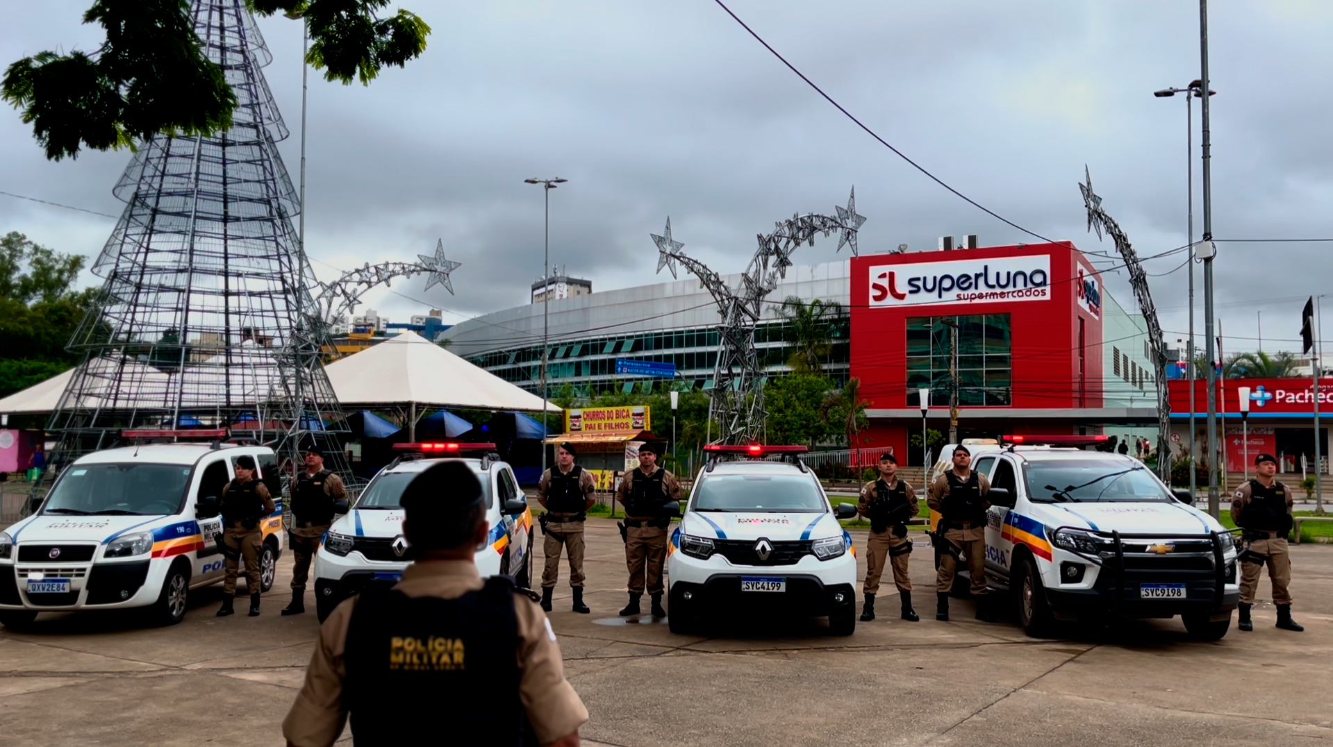 A Polícia Militar de Minas Gerais (PMMG) iniciou nesta quinta-feira, em todas as regiões de Minas, a Operação PMMG 250 anos: Férias Seguras 2025. O objetivo da PMMG é reforçar o policiamento no sentido de coibir, principalmente, o furto e o roubo contra residências e instituições escolares neste período de férias. Os batalhões de Betim também irão participar da ação.

FOTO: 33º Batalhão de Polícia Militar/Divulgação
