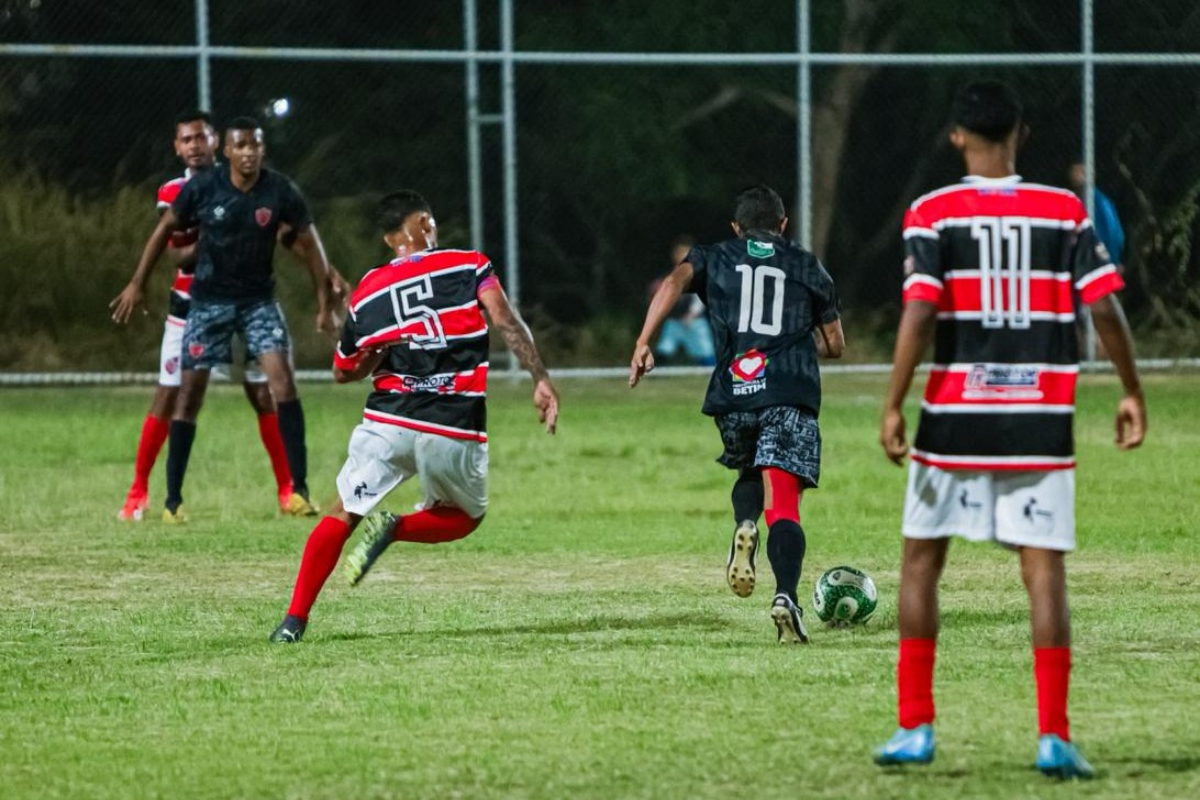 Últimos semifinalistas da competição noturna serão definidos