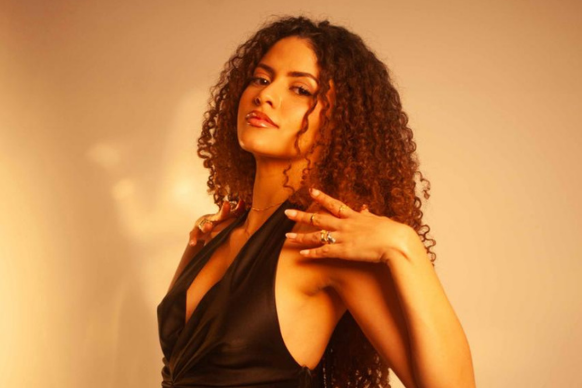 Desde criança, Gabriela sonhava em ser cantora e atua profissionalmente na música há cerca de cinco anos, principalmente por meio do TikTok