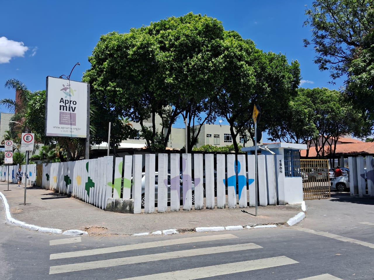 Iniciativa ocorrerá na sede da associação (foto acima), no Angola, e nos núcleos dos bairros Granja Verde e Colônia Santa Isabel