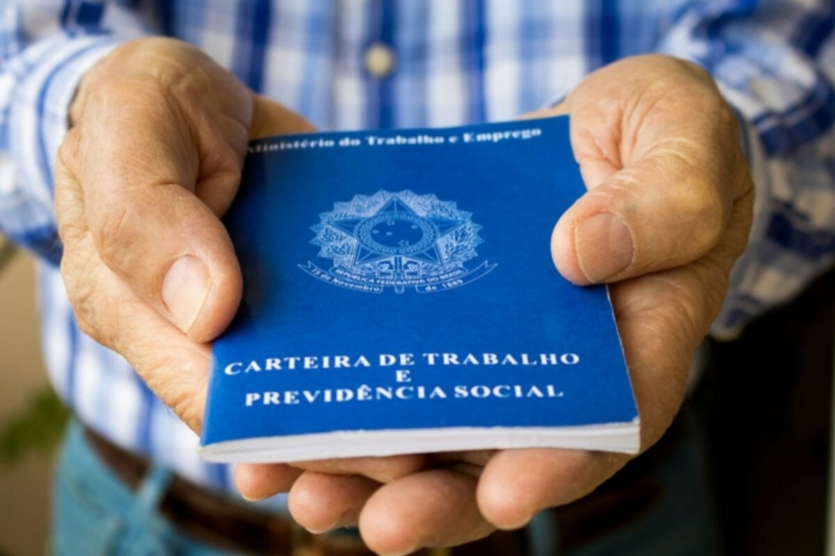 Interessados devem apresentar a carteira de trabalho