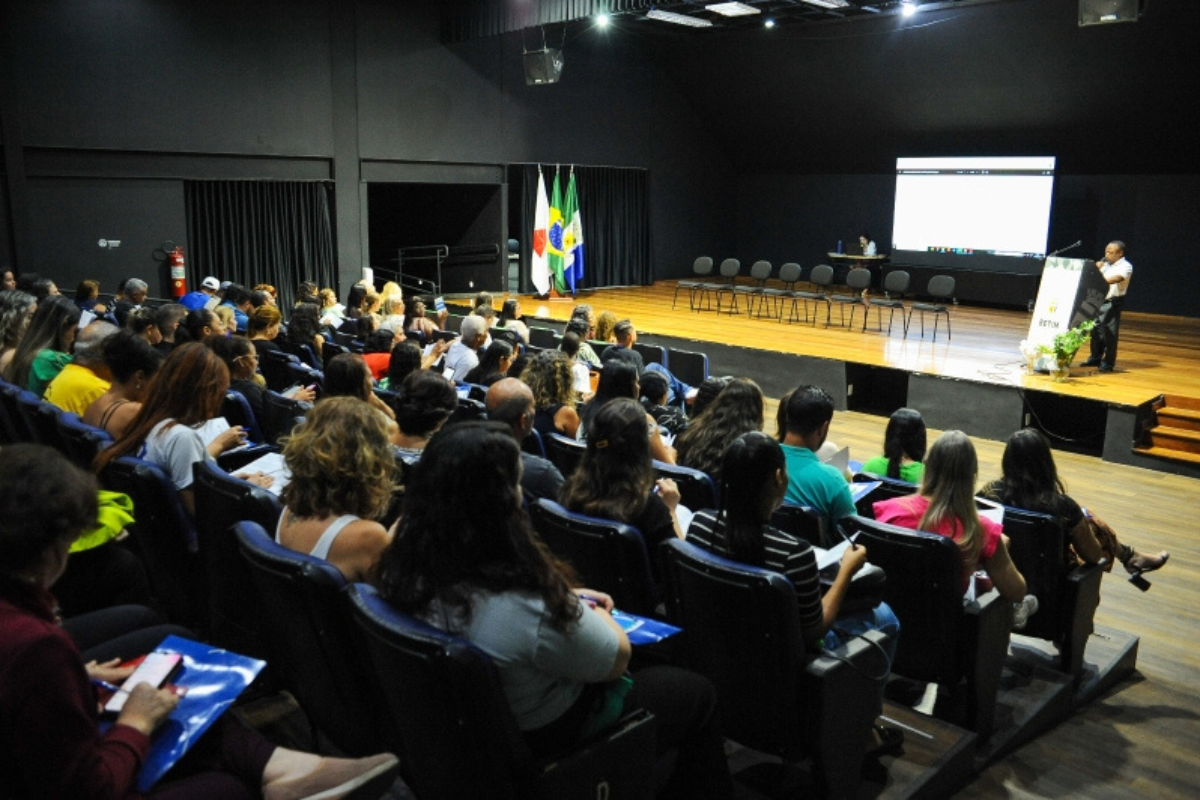Conferência reunirá profissionais de saúde e cerca de 350 delegados eleitos nas plenárias dos cem municípios que compõem a macrorregião