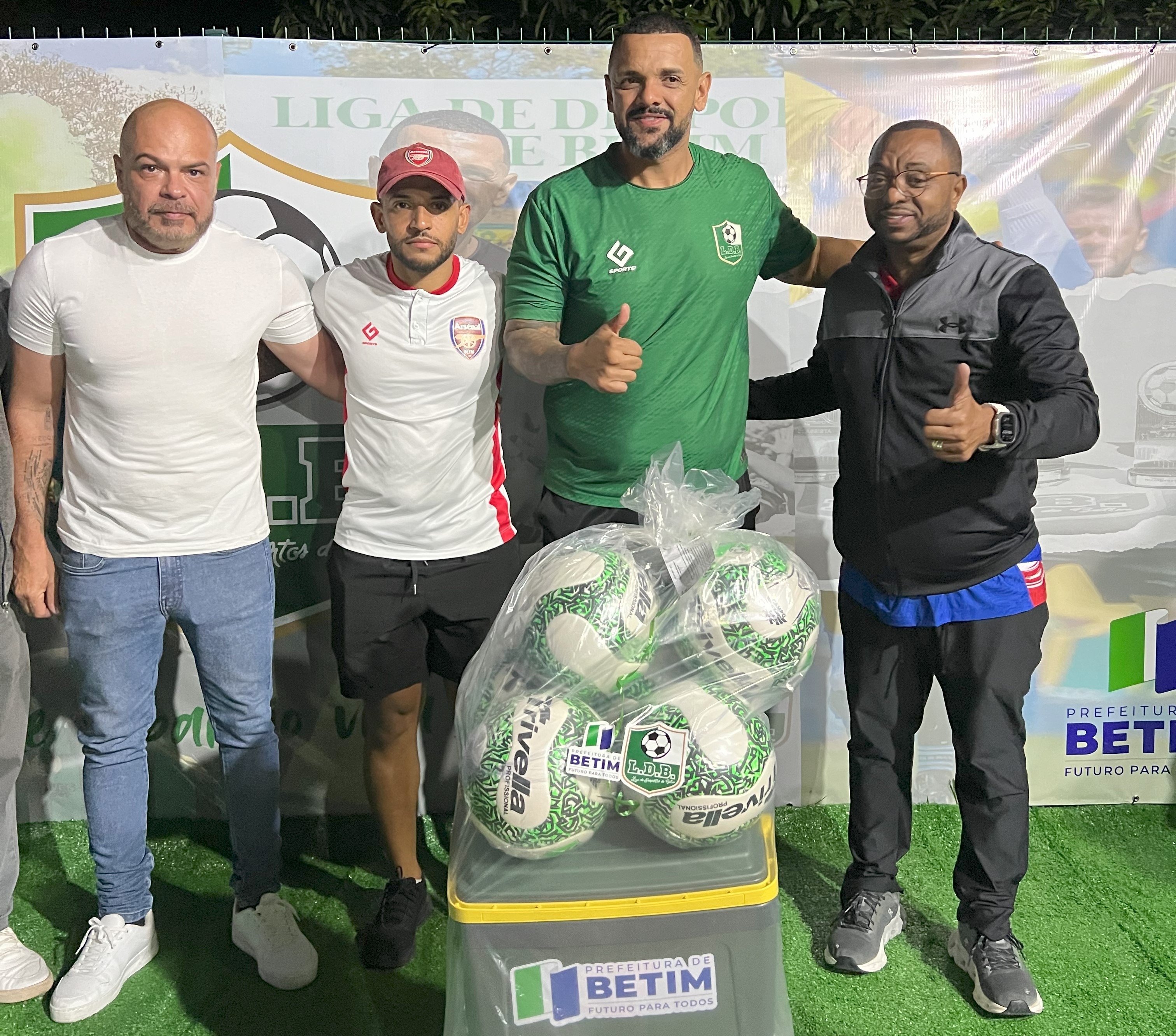106 clubes foram contemplados com os materiais