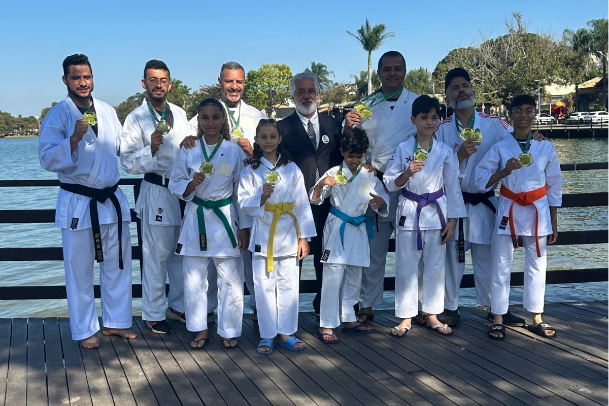 Equipe conquistou 24 medalhas na competição nacional