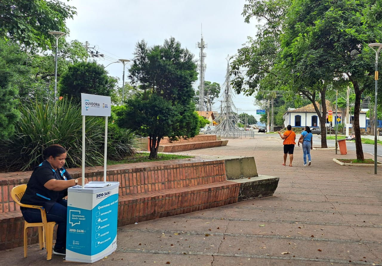 Atendimentos são realizados em stands móveis plotados em locais de grande movimento