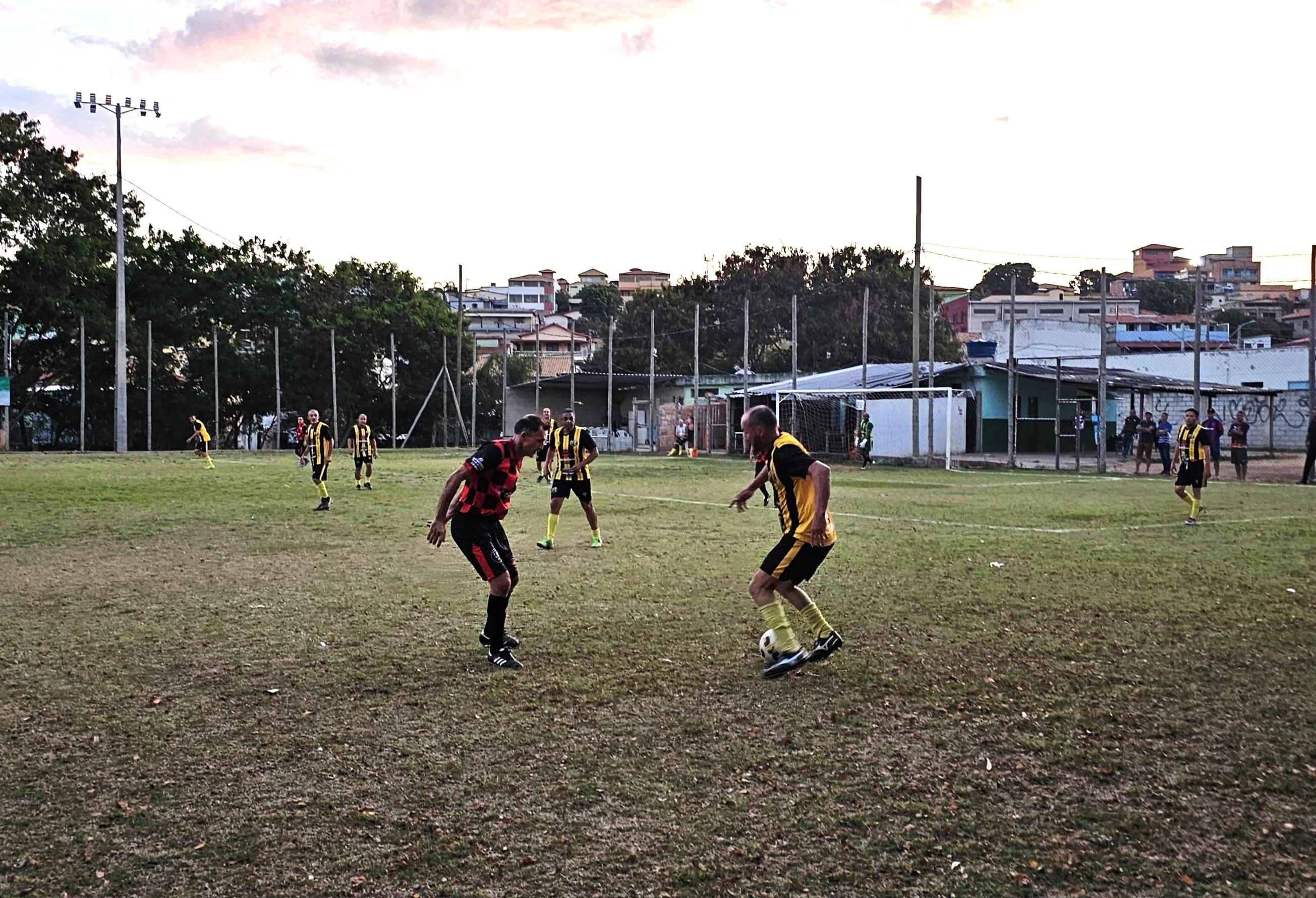 Capelinha, que empatou na estreia, joga fora de casa nesta rodada