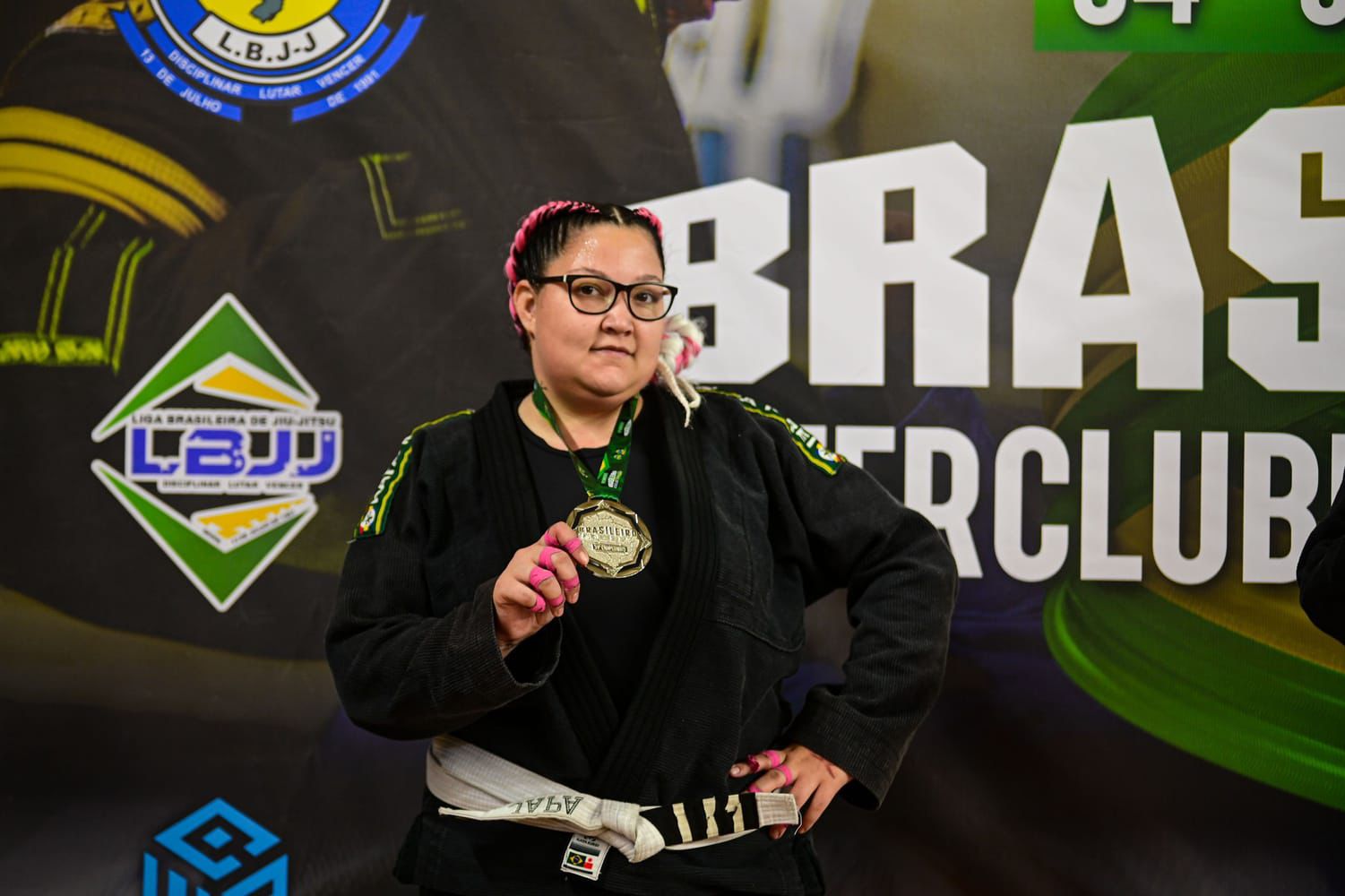 Sabrina Lima, conhecida como Japonesa, faz parte do Projeto Abraço Campeão