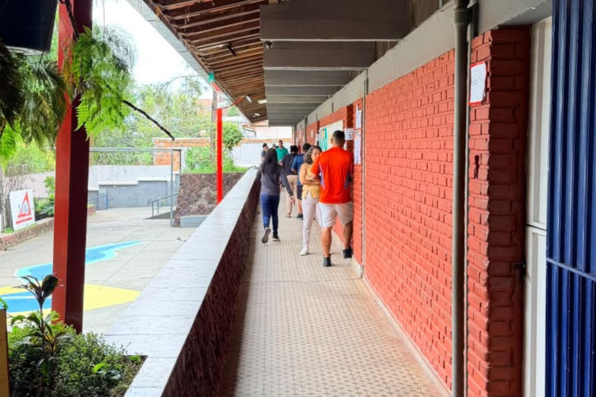 Eleitores podem votar até as 17h